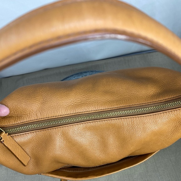 FOSSIL TAN PEBBLED LEATHER “HOBO-STYLE” SATCHEL - Picture 6 of 9